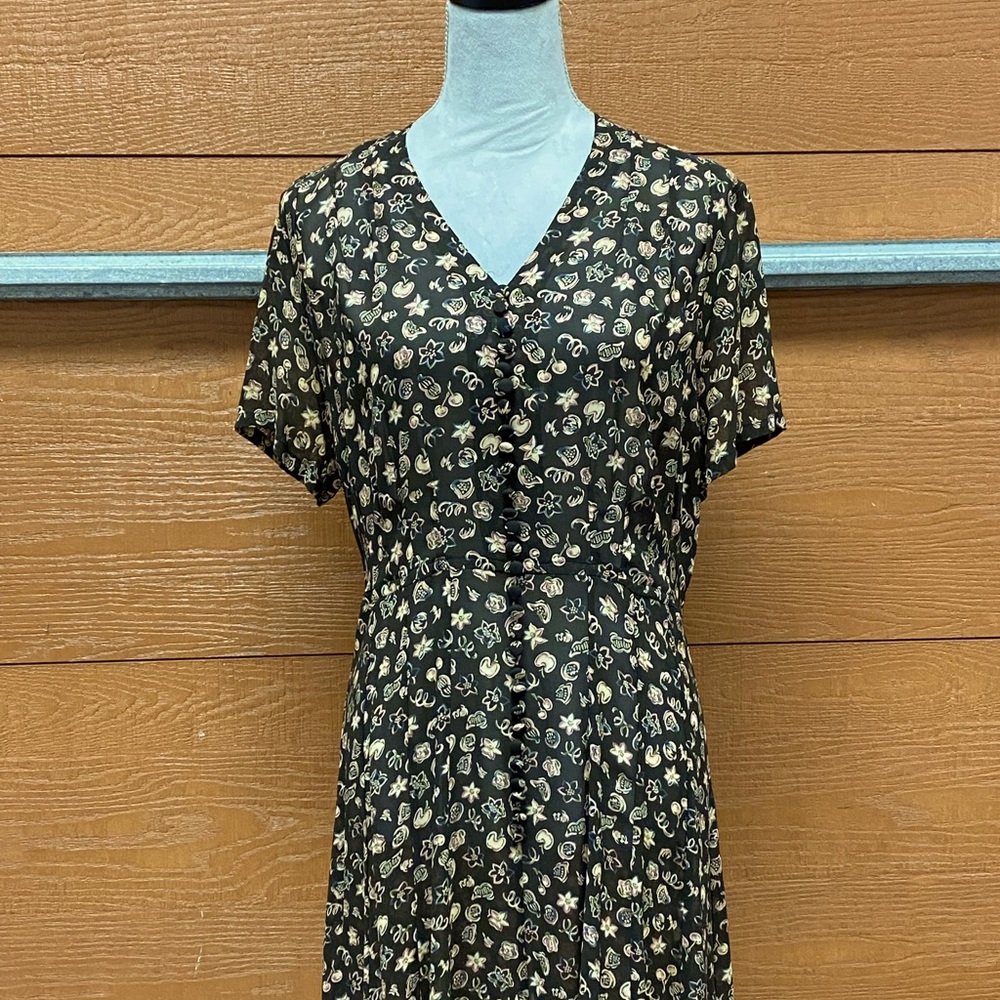 Banana Republic bringing in old school “Baby Doll”.